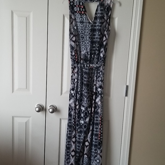 Black, peach and white jumpsuit - Picture 3 of 4